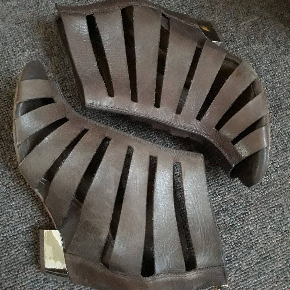 PRICE DROP- Strappy shoe-booties